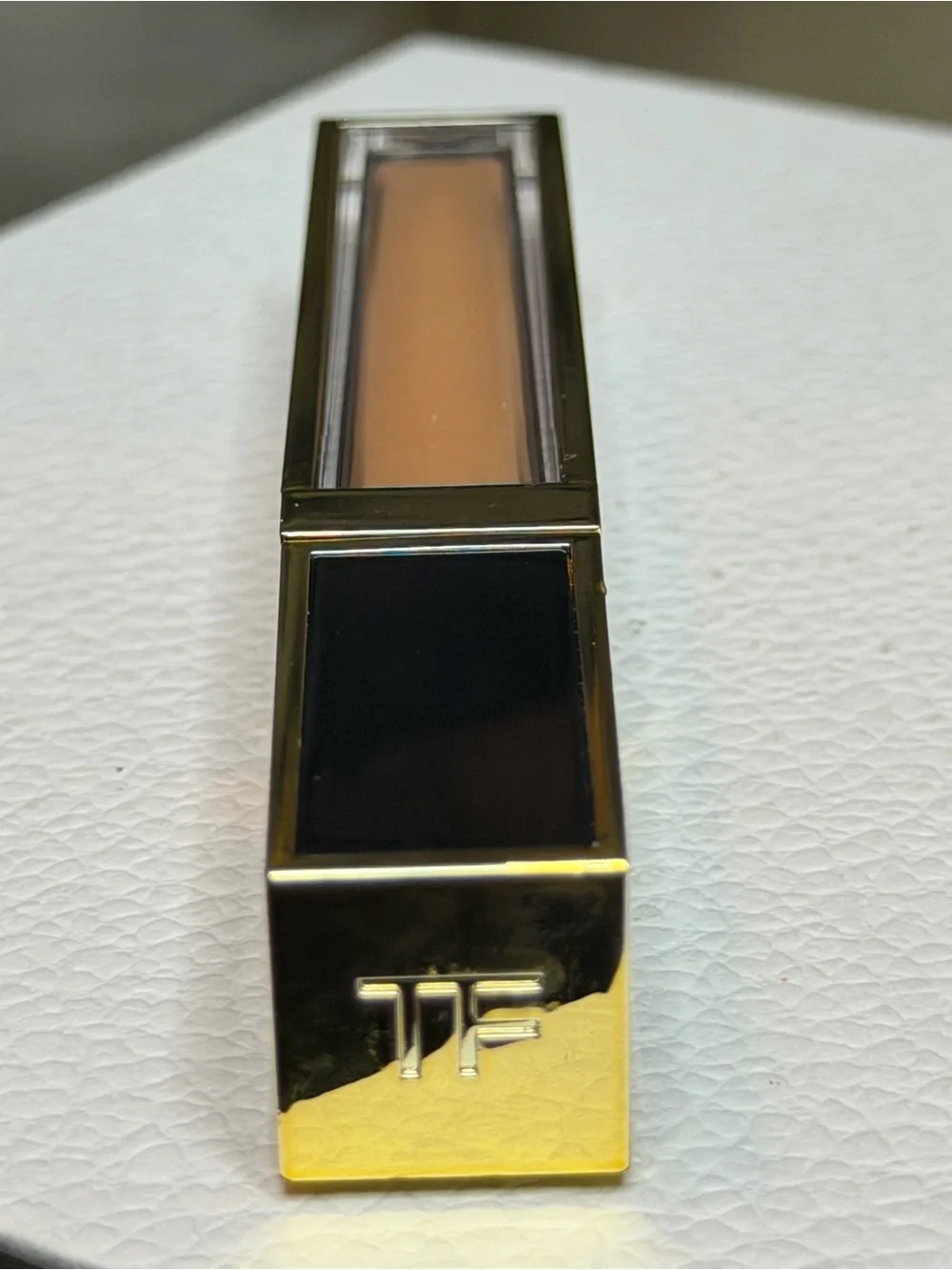 4WO Hazel-Tom Ford Shade and Illuminate Concealer — NWOB